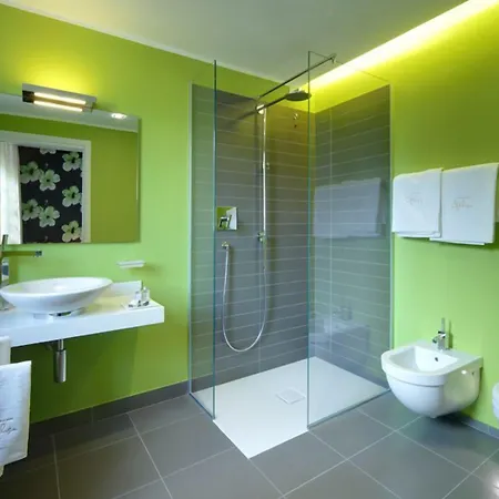 Spluga Sosta & Hotel 4*