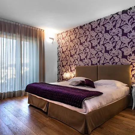 Hotel Spluga Sosta & 4*