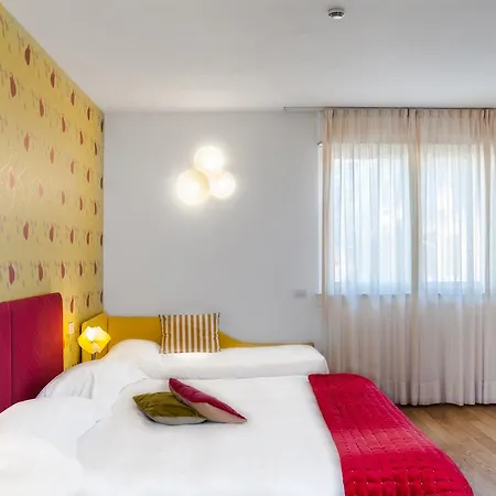 Spluga Sosta & 4*